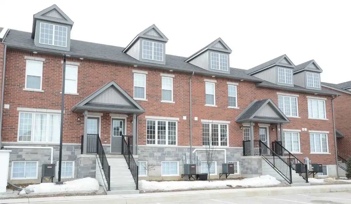 242 Penetanguishene Rd 12, Barrie — sold by Kelechi Amadi