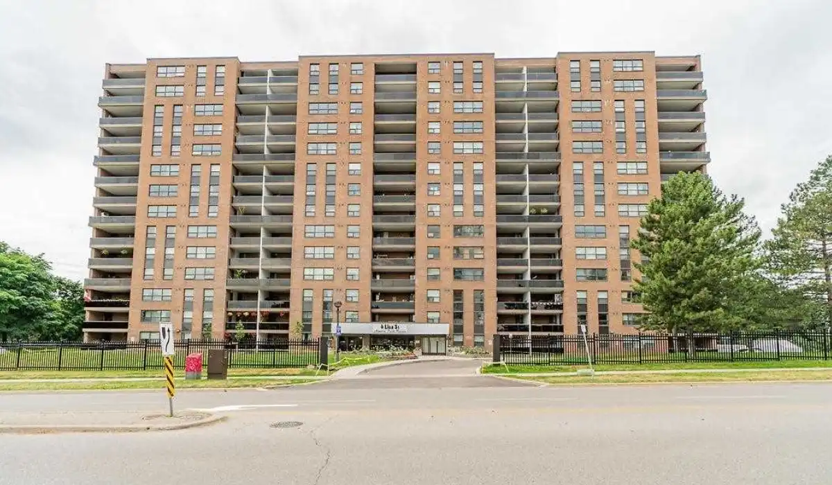 4 Lisa Street, 1206, Brampton — sold by Kelechi Amadi